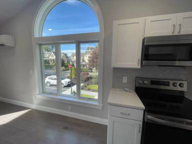 Main picture of 328 Bank St