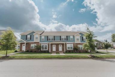 Main picture of Village at Traditions