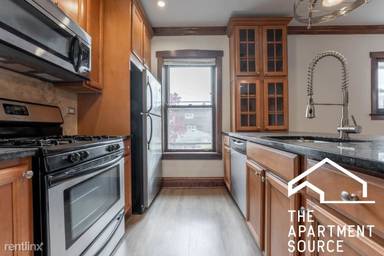 Main picture of 1713 W Belle Plaine Ave