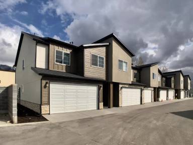 Main picture of 94 S 410 W