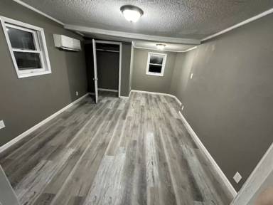 Main picture of 211 E Walnut St