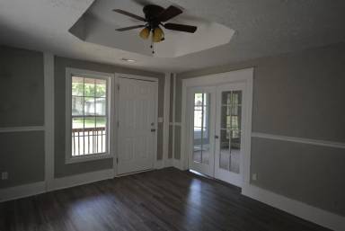 Main picture of 2032 N Roosevelt Ave