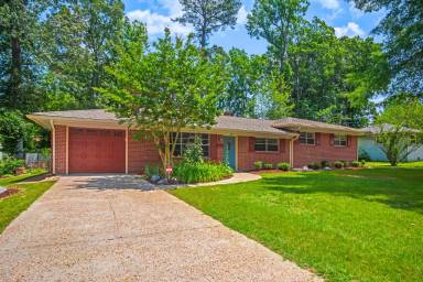 Main picture of 228 Christopher Wren Rd