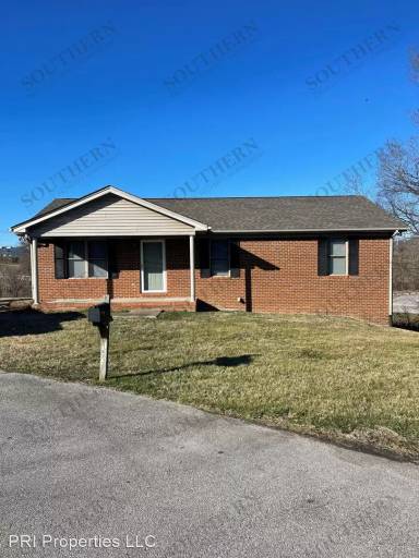 Main picture of 153 Village Cir