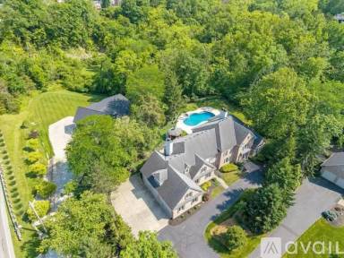Main picture of 9123 E Kemper Rd