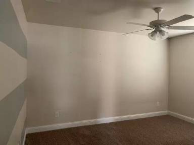 Main picture of 805 E 99th Ct