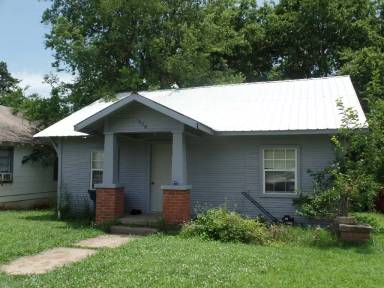 Main picture of 1030 S Belmont St