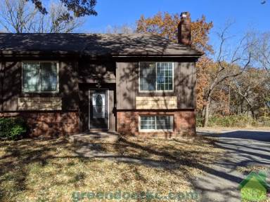 Main picture of 9100 - 9102 W 78th St