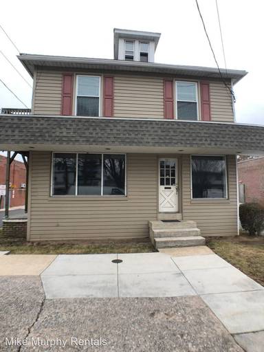 Main picture of 3411 Derry St