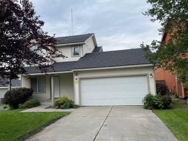 Main picture of 3115 E 44th Ave