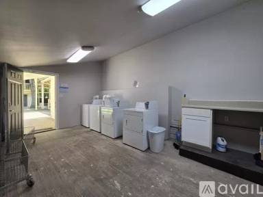 Main picture of 1403 Moore St