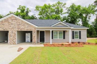 Main picture of 123 Callaway Cres