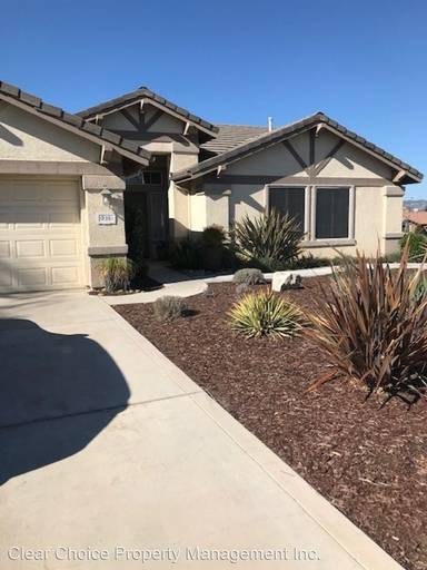 Main picture of 910 Sycamore Canyon Rd