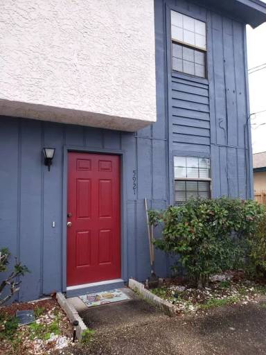 Main picture of 5915 Pinetree Ave