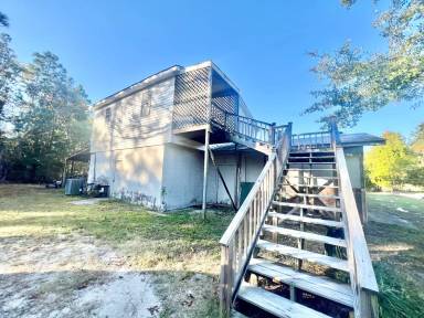 Main picture of 141 Sidney Ln