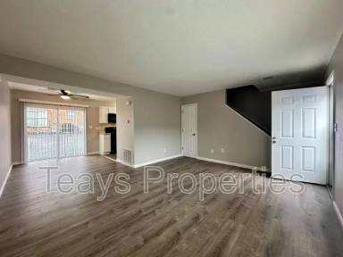 Main picture of 2624 Henderson Ave