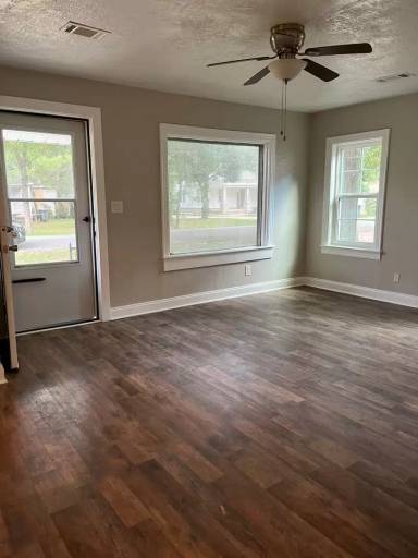 Main picture of 1216 Haltom St