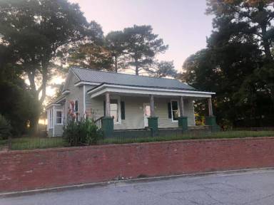 Main picture of 106 Corbett St