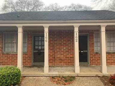 Main picture of 180 Mell St