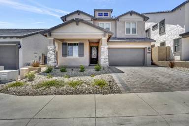 Main picture of 16712 S 6th Pl