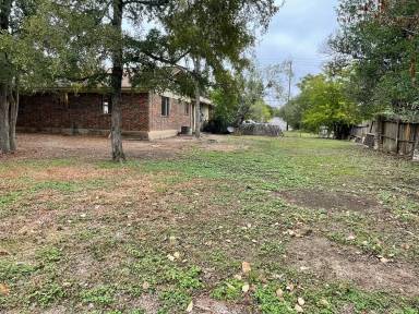Main picture of 801 Allen St