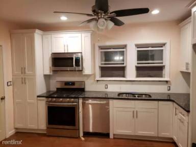 Main picture of 13 S Bleeker St