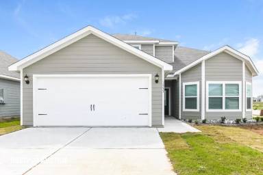 Main picture of 1333 Woodwinds Dr