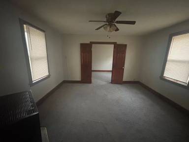 Main picture of 3422 W 97th St