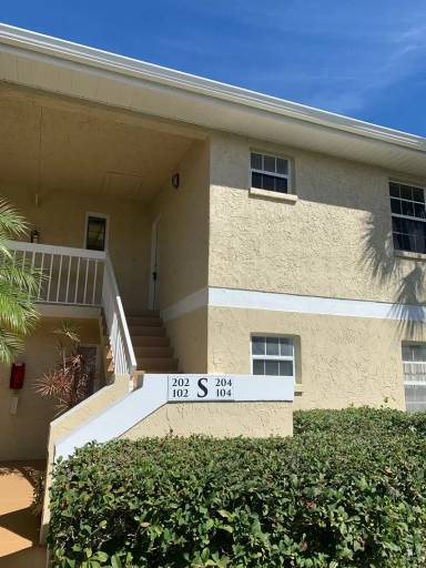 Main picture of 1560 SE Royal Green Cir