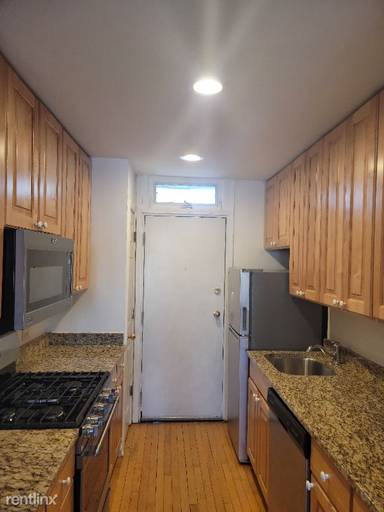 Main picture of 677 1/2 W Wrightwood Ave