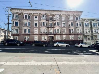 Main picture of 1496 Larkin St
