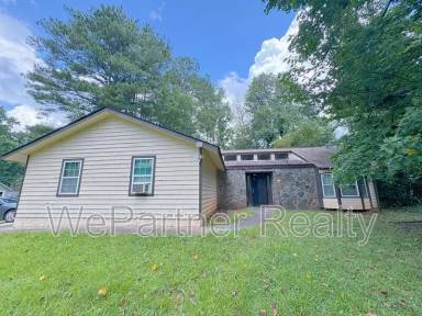 Main picture of 7416 Dartmouth Ct Riverdale, GA 30274