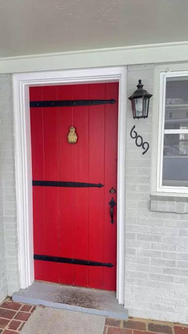 Main picture of 609 Marshall St