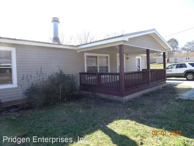Main picture of 690 E Johnson St