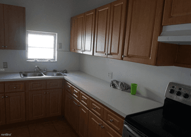 Main picture of 2205 SW 12th St