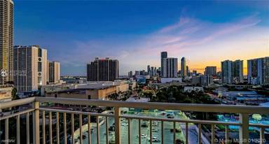 Main picture of 1800 Biscayne Plaza Condo