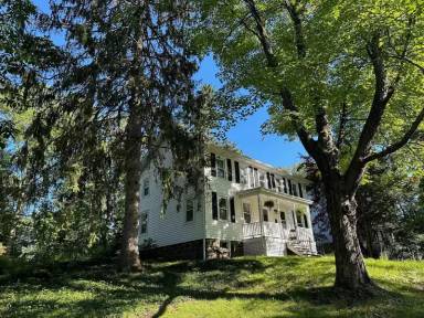 Main picture of 42 Elting Ave