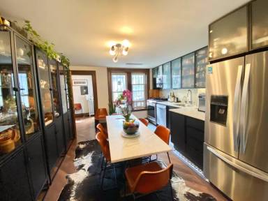 Main picture of 214 Weirfield St