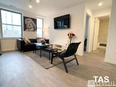 Main picture of 940 Winona