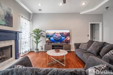 Main picture of 2096 Fairport Way