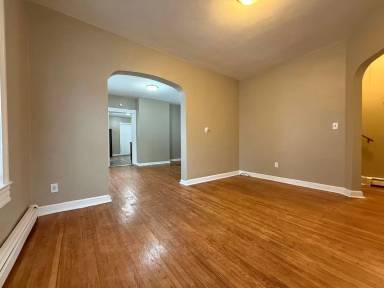 Main picture of 659 4th St E