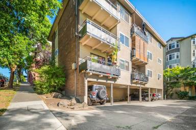 Main picture of 2201 S Main St