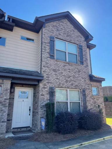 Main picture of 353 N Donahue Dr