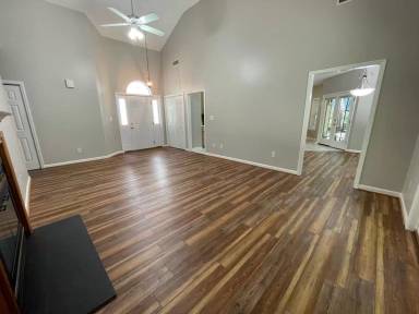 Main picture of 134 Windsor Cir