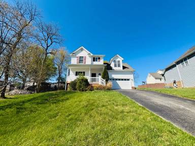 Main picture of 200 Meadow Dr