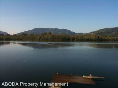 Main picture of 4257 E Lake Sammamish Shore Ln SE