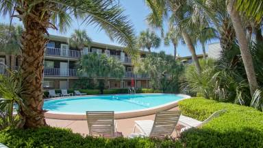 Main picture of Bay Winds Condominiums