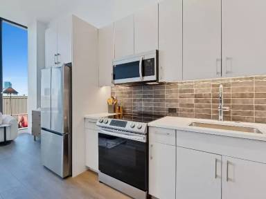 Main picture of 1000 West Adams Condo