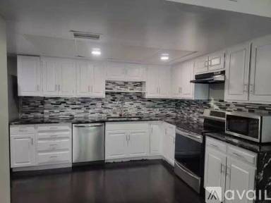 Main picture of 4343 W Bancroft St