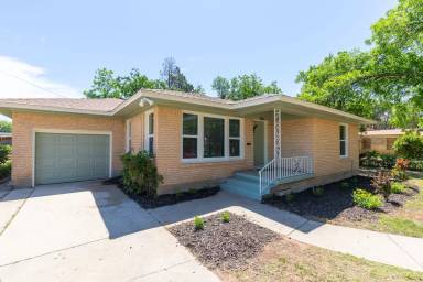 Main picture of 473 College